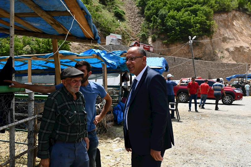 BELEDİYE BAŞKAN VEKİLİMİZ SN. SEYFİ PİŞKİN, KURBAN PAZARINI ZİYARET ETTİ.