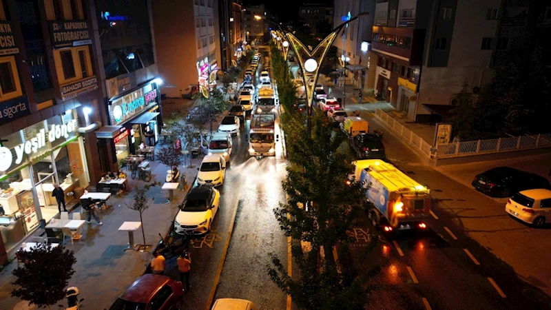 Foşur Foşur Yıkanan Cadde Ve Sokaklara Gül Suyu Sıkıldı