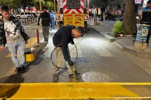 Yaya geçidi çizgileri yenileme çalışması