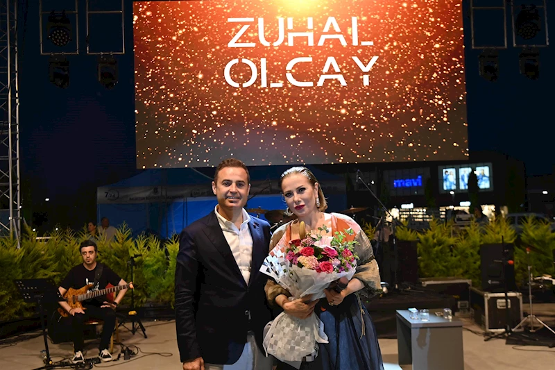 Nazım Hikmet, Zuhal Olcay konseriyle anıldı