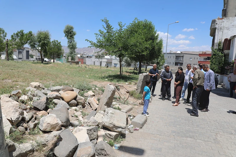 Eş Başkanlarımız  Yafes Mahallesinde Bulunan Çocuk Mezarlığında İncelemeler Bulundu