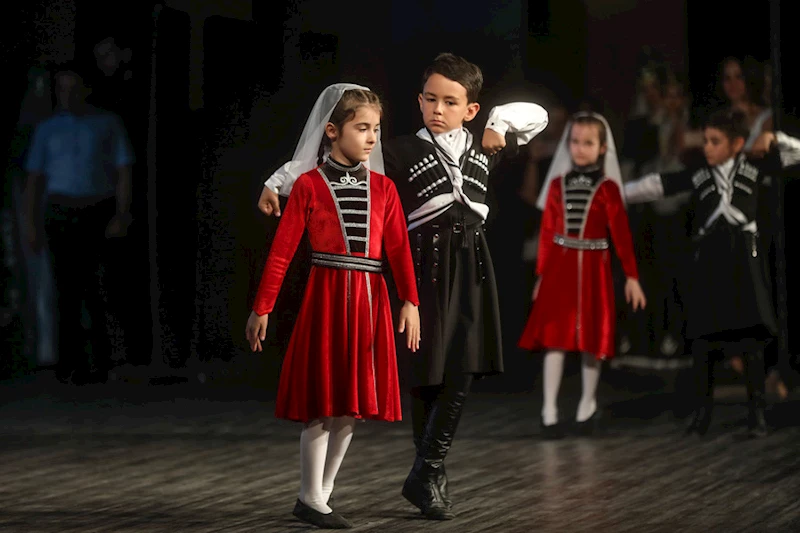 Çerkesler Nazım Hikmet’te Bir Araya Geldi