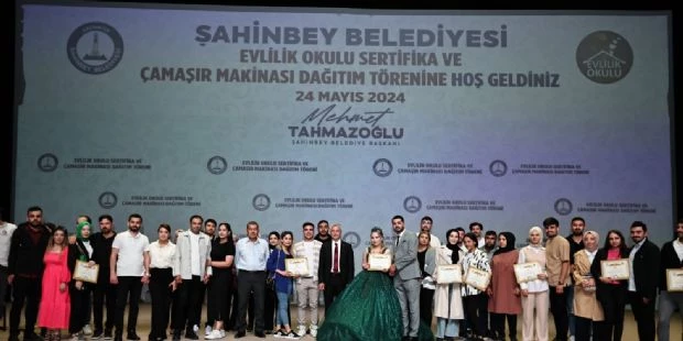 Evlilik Okulu´nda Eğitim Gören 530 Çift Daha Sertifikasını Aldı