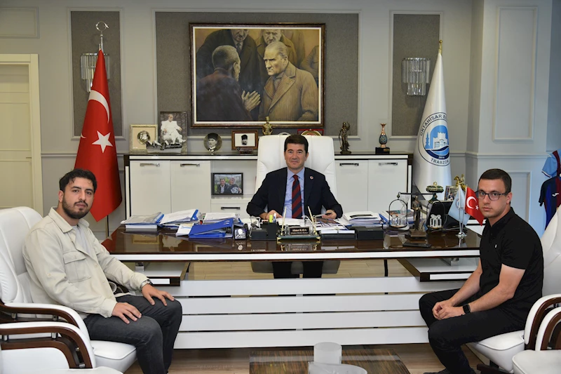 Avrasya Üniversitesi öğrencilerinden, ‘Patili Dost Sahiplenme Hareketi’ne destek