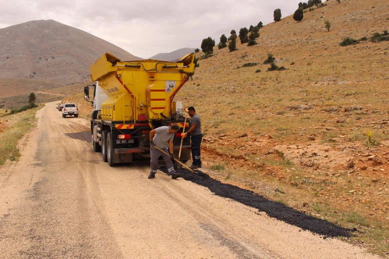 Elmalı Ovacık yoluna bakım onarım yapılıyor