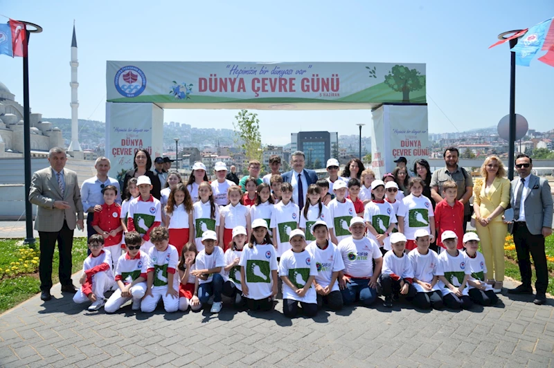 ÖĞRENCİLER FARKINDALIK DERSİ VERDİ