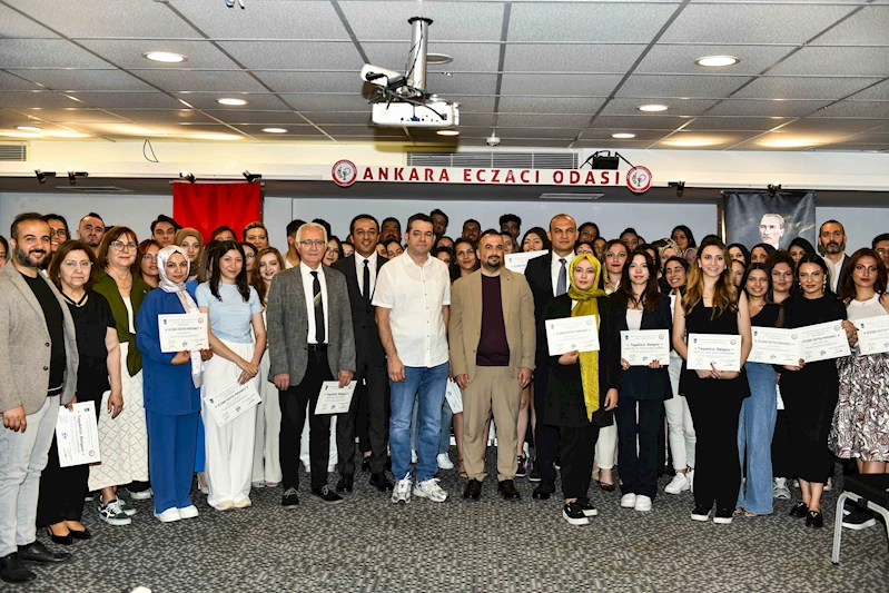 “ECZANE DESTEK PERSONELİ EĞİTİMİ”NE KATILAN KURSİYERLER İÇİN SERTİFİKA TÖRENİ