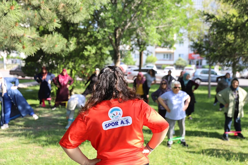 Büyükşehir’in ‘Sabah Sporlarında Buluşalım’ Etkinliğinden Kadınlar Çok Memnun