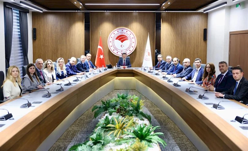 TARIM VE ORMAN BAKANLIĞI İLE TÜRKİYE GIDA VE İÇECEK SANAYİİ DERNEKLERİ FEDERASYONU ARASINDA GIDA OKURYAZARLIĞI PROTOKOLÜ İMZALANDI