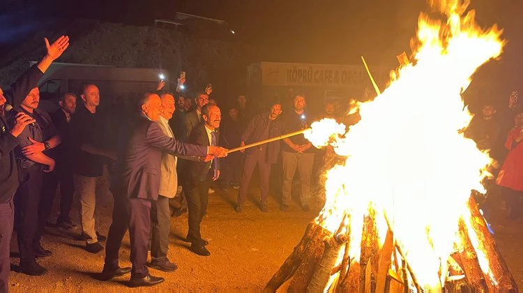 AKÇAKAKALE’DE GÜMOFF GÜMÜŞHANE 2. GELENEKSEL DOĞA VE OFF ROAD FESTİVALİ KAMP ATEŞİNİ YAKILDI
