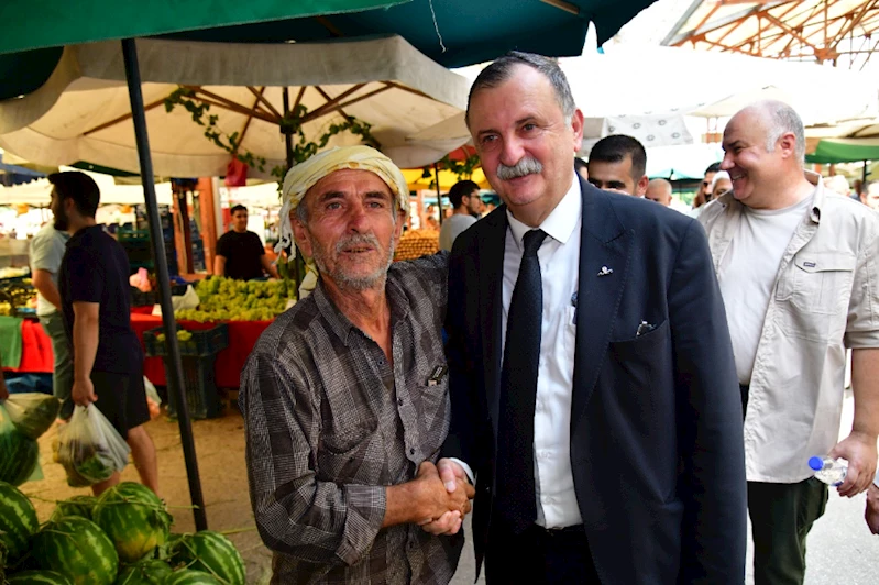 BAŞKAN BALABAN LALELİ PAZAR YERİNDE ESNAF VE VATANDAŞI DİNLEDİ