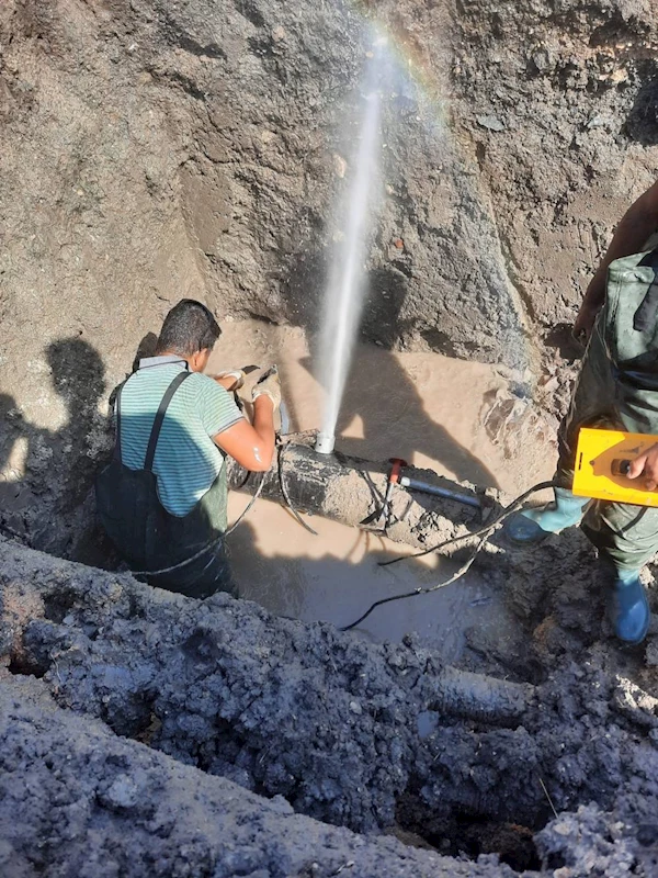 ARIZALAR ONARILIYOR, SU KAYIPLARI ÖNLENİYOR