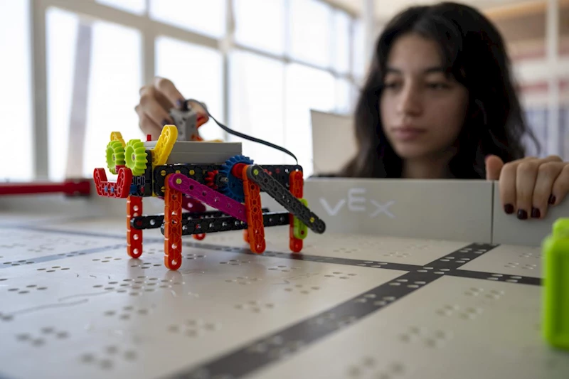 Bu Atölye’de Hayallere Ulaşmanın Yolu Bilimden Geçiyor