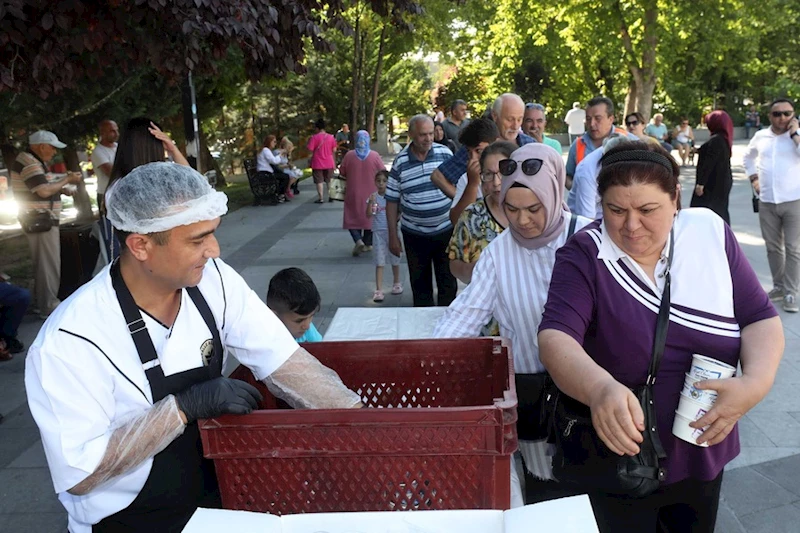 Başkan Yaşar’dan Yenimahallelilere Aşure İkramı