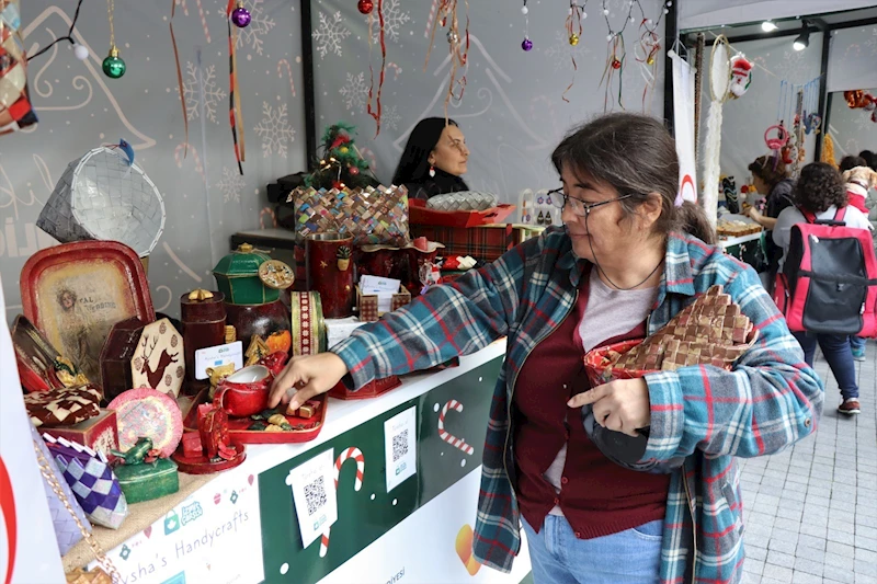 İZMİT BELEDİYESİ İLE KADINLARIN EL EMEĞİ KAZANCA DÖNÜŞÜYOR