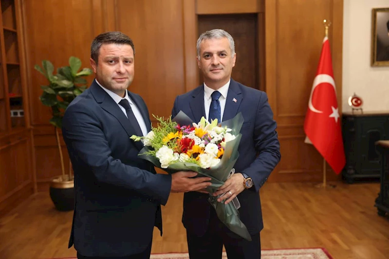 BAŞKANIMIZ YOMRA KAYMAKAMLIĞI GÖREVİNE BAŞLAYAN KAYMAKAMIMIZA HAYIRLI OLSUN ZİYARETİNDE BULUNDU