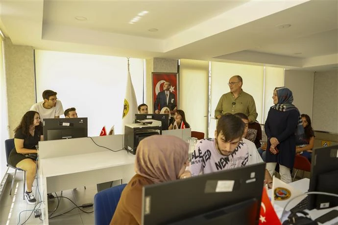 ALANYA BELEDİYESİ FAHRİ GÜRSES ETÜT VE DESTEK EĞİTİM KURSU’NDA TERCİH HEYECANI