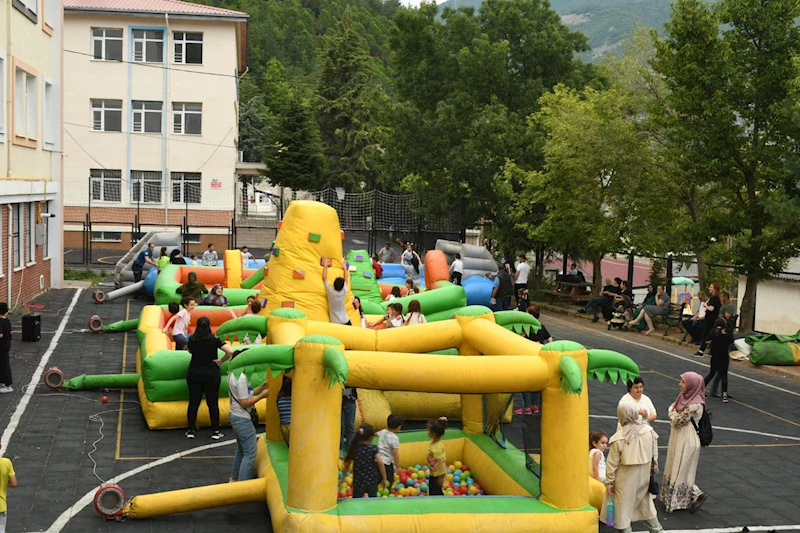 ÇOCUK ŞENLİKLERİMİZİN, TÜM NEŞESİYLE DEVAM EDİYOR!