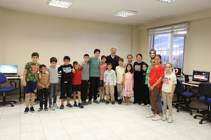 BAŞKAN PALANCIOĞLU FEDAKAR GÜLDEREN SOSYAL TESİSLERİ’NDE ÖĞRENCİLERLE BİR ARAYA GELDİ