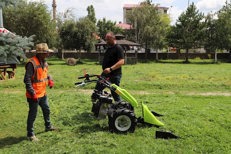 BELEDİYE EKİPLERİ’NDEN ÇEVRE TEMİZLİĞİ ÇALIŞMASI