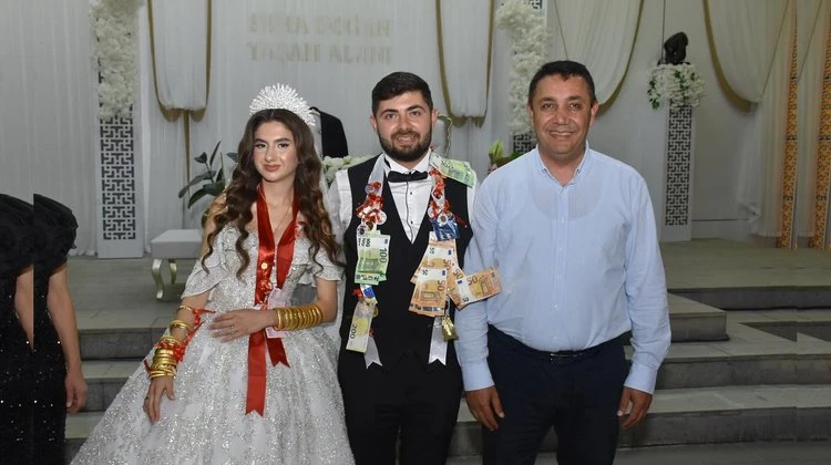 BAŞKANIMIZ, TANSU ÇAY VE BUĞRA ŞAHİNÖZ ÇİFTİMİZİN DÜĞÜN TÖRENİNE KATILDI