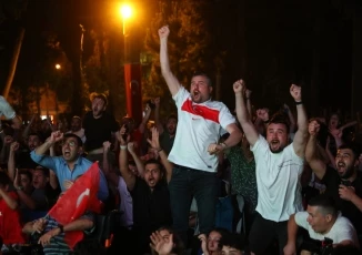 Bucalılar millî gururu birlikte yaşadı