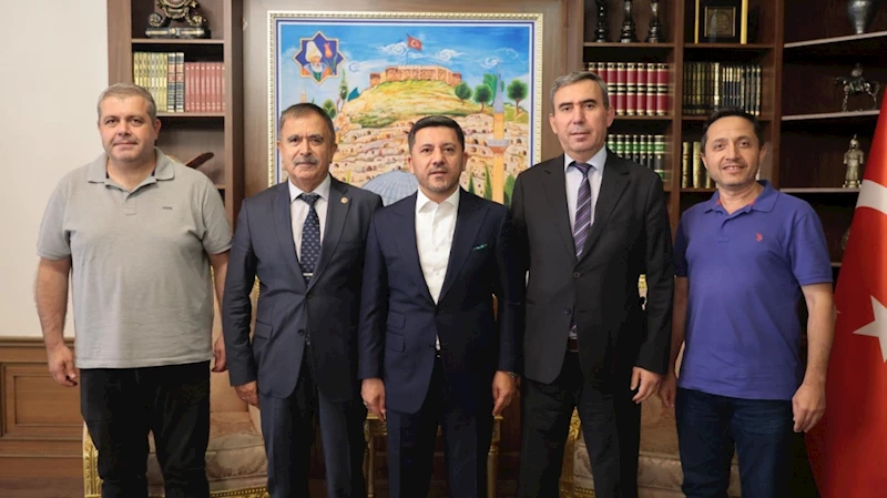 Başkan Arı, Şehrin Dinamikleriyle Buluşmaya Devam Ediyor