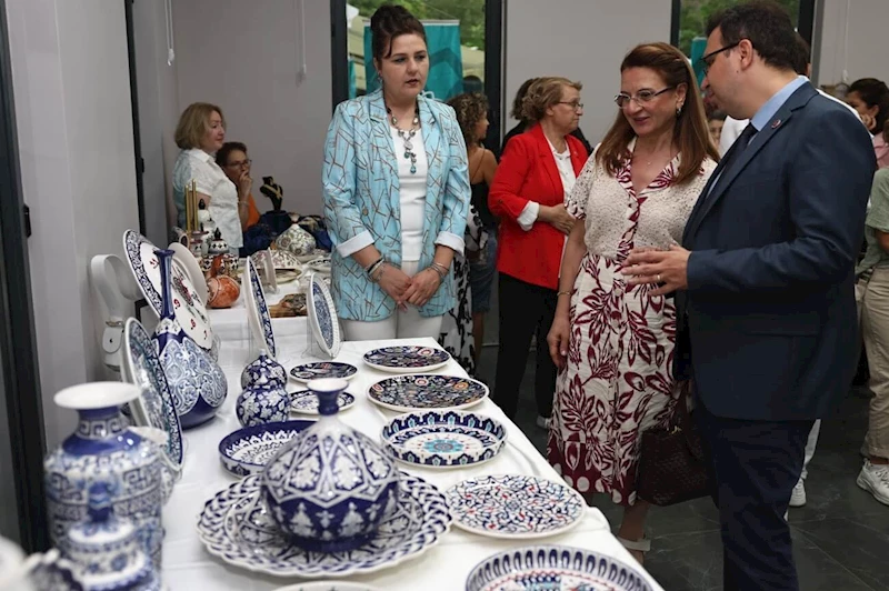 Olgun gençlerin el emeği eserleri yıl sonu sergisinde