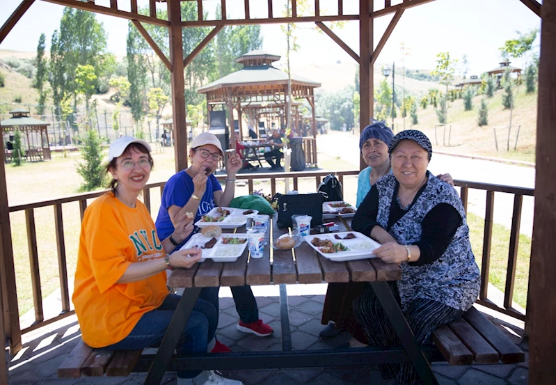 Huzurevi sakinleri Kösrelik’te piknik yaptı