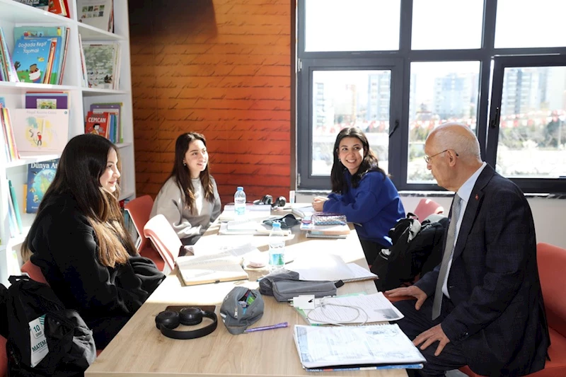 Yenimahalle Belediyesi 12 Kütüphanesi ile Gençlerin Gözdesi