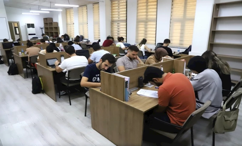 KARAKÖPRÜ BELEDİYESİ OKUMA EVLERİ, GENÇLERİN SINAV HAZIRLIĞINA DESTEK OLUYOR