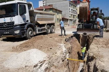 SIRMA SOKAK’TA ALTYAPI ÇALIŞMASI DEVAM EDİYOR