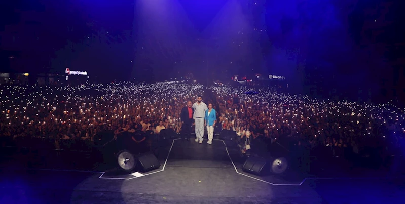 TUZFEST Konserleri Mavi Gri ve Sefo ile Devam Etti