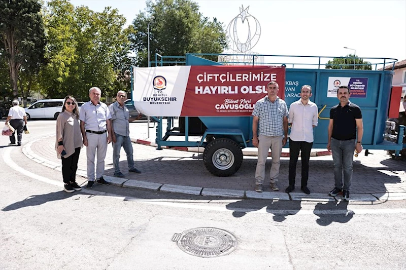 Başkan Çavuşoğlu üreticinin yüzünü güldürüyor