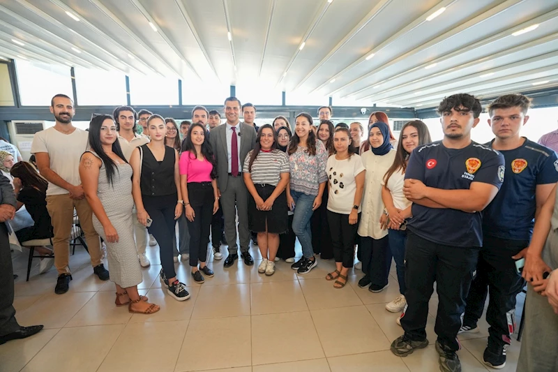 Stajlarını tamamlayan öğrenciler sertifikalarını Başkan Zeyrek’ten aldı