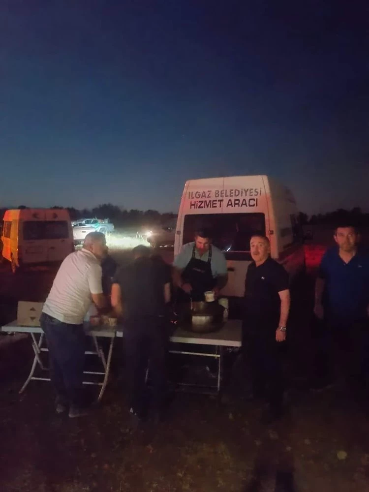 Yangına Müdahale Eden Ekiplerimizin Yanındayız