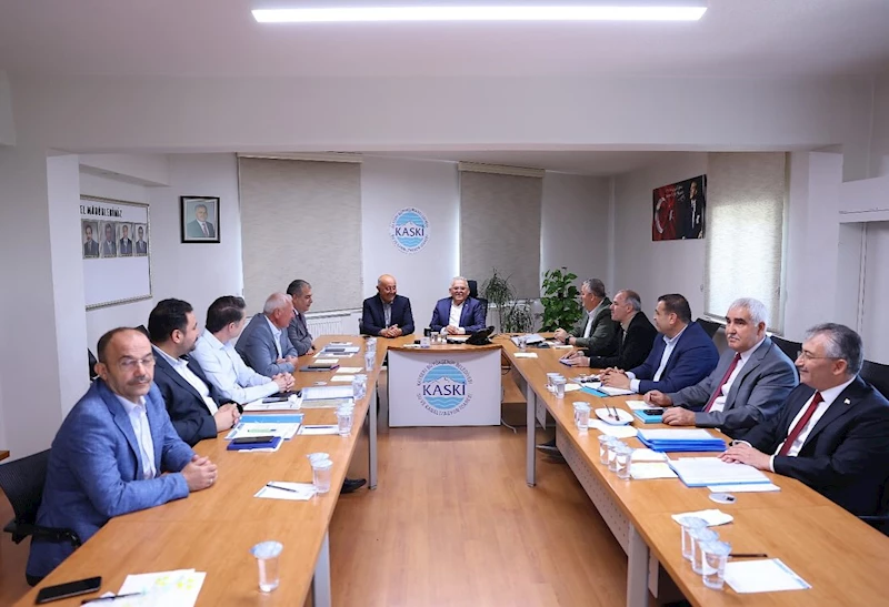 Başkan Büyükkılıç’tan İlçelerle Değerlendirme Toplantısı