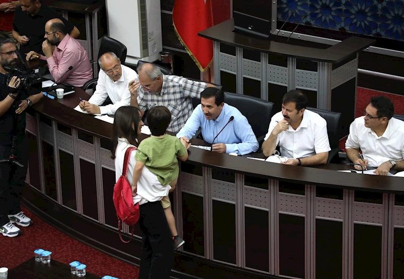 HASAN KILCA: “ŞEHRİ İNSANIN AYNASI OLARAK GÖRÜYORUZ”