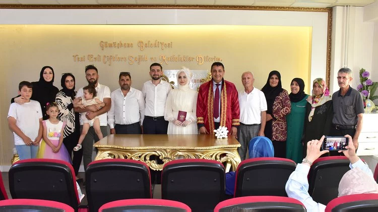 BAŞKANIMIZ, MERVE AKBAŞ VE SALİH AKBAĞ ÇİFTİMİZİN NİKAH AKİTLERİNİ GERÇEKLEŞTİRDİ
