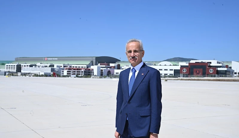 HAVA YOLUNDA YOLCU PATLAMASI