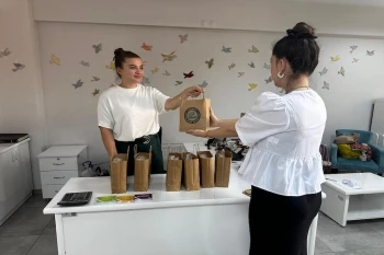 BÜYÜKŞEHİR’DEN HİJYENİK PED DESTEĞİ