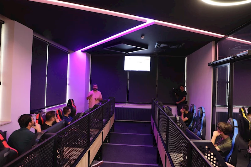 WEB PROGRAMCILIĞI KURSU EĞİTİMLERİ SÜRÜYOR