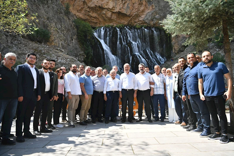 Akar, Büyükkılıç ve Milletvekillerinden Dünyaca Ünlü Kapuzbaşı’da Vatandaş Buluşması