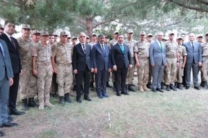 Belediye Başkanımız Sn. Bekir Aksun, İl Jandarma Komutanlığında düzenlenen rütbe terfi törenine katıldı.