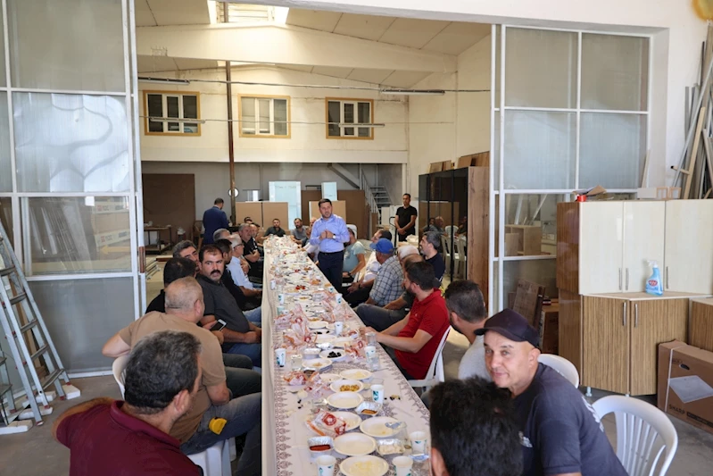 Başkan Arı Mobilyacı Esnaflarla Bir Araya Geldi