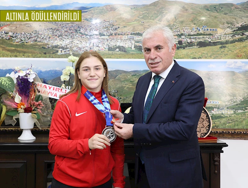 DÜNYA İKİNCİSİ BEYZANUR AKKUŞ