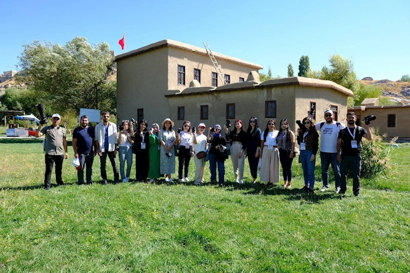 İpekyolu ilçemizdeki doğal alanlara ve tarihi mekanlara yönelik fotoğraf gezisi düzenledik