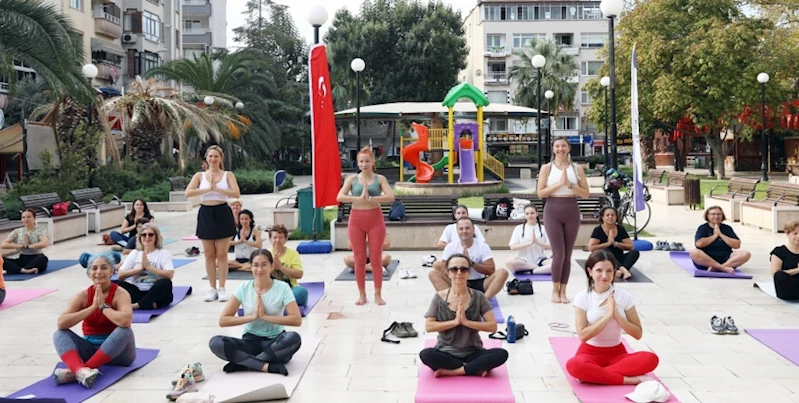 MUDANYA’DA PAZAR SABAHI YOGA İLE BAŞLADI