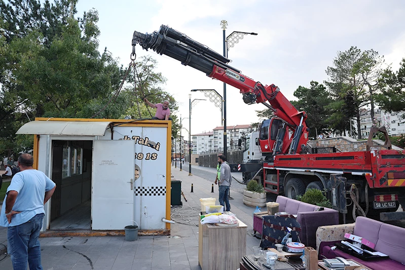 PARK TAKSİ DURAĞI KALDIRILDI...