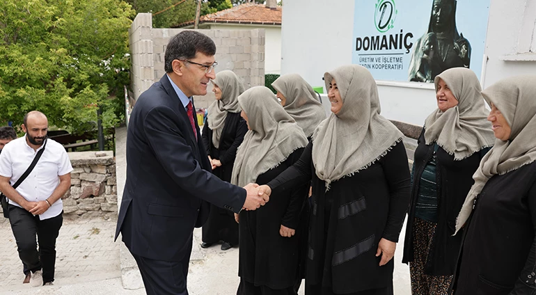 BELEDİYE BAŞKANIMIZ KAHVECİ’DEN KADIN GİRİŞİMCİLERE ANLAMLI ZİYARET